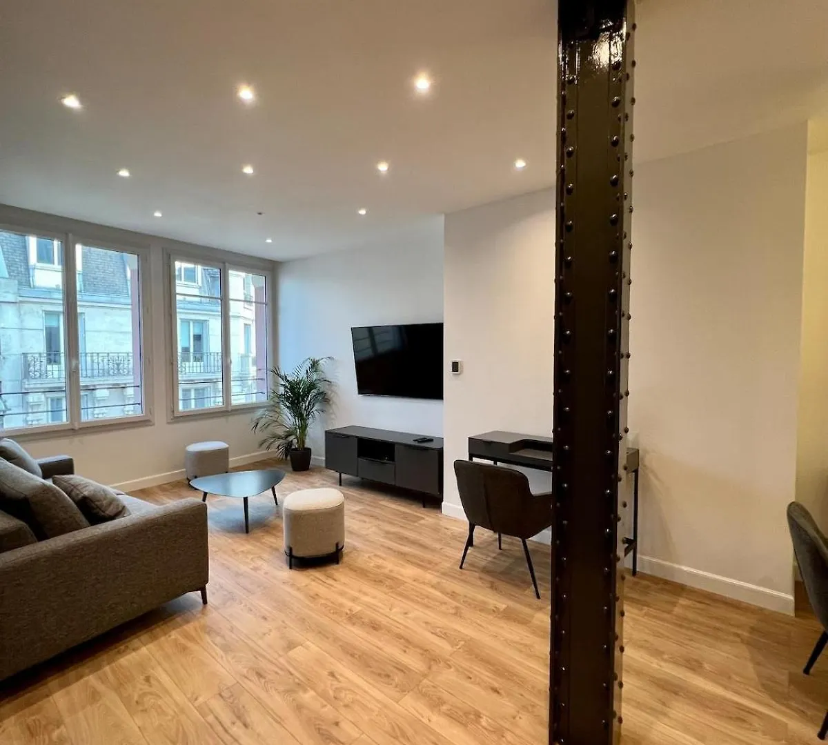 Spacious Newly Renovated Loft With Ac Paris 0*,  France