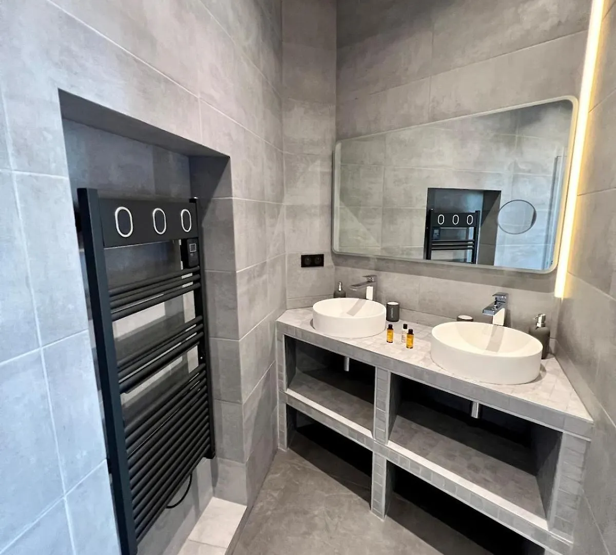 Spacious Newly Renovated Loft With Ac Paris 0*,  France
